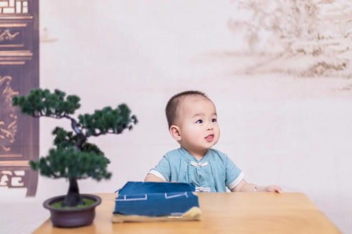 七台河满月宝宝放屁臭 七台河满月宝宝放屁臭